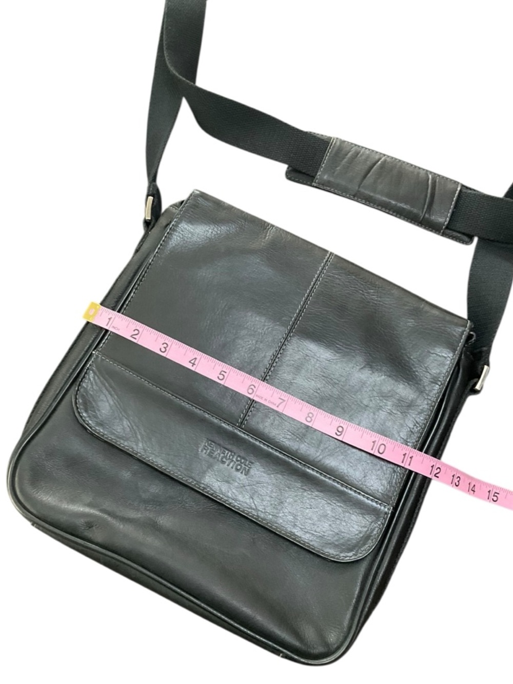 Kenneth Cole Reaction Leather Tablet Shoulder Messenger Bag Colombian EUC - Picture 5 of 16